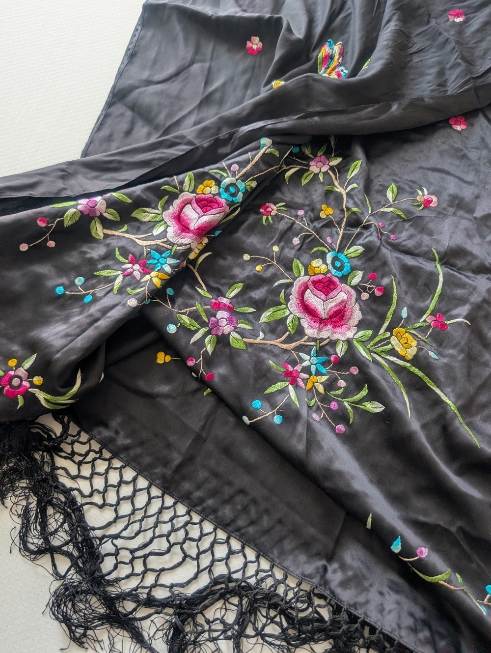 Embroidered Floral Scarf Shawl Black 100% Silk Tassel Women's Accessory